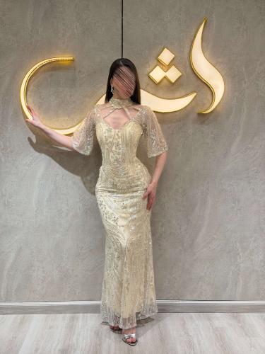 فستان سورا / هدوء البيج يتلألأ ببريق لا ينسى