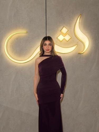 فستان ناعم انيق موف لكرا راقي استرتش بكتف واحد وزم...