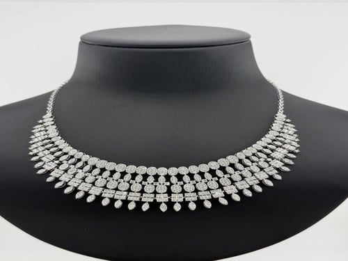 طقم ذهب أبيض فخم