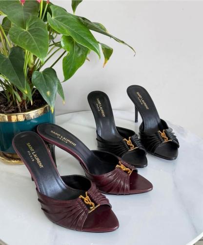 سان لوران"Saint Laurent"