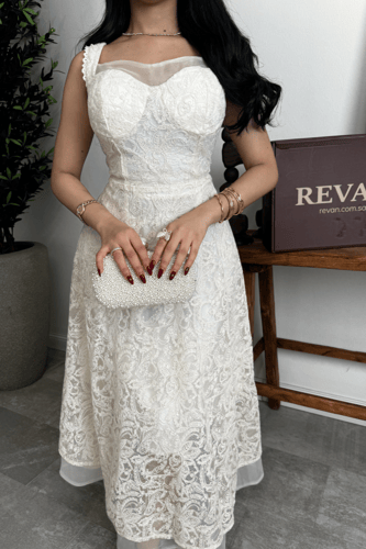 فستان عيد ميدي دانتيل فاخر من ريڤــان