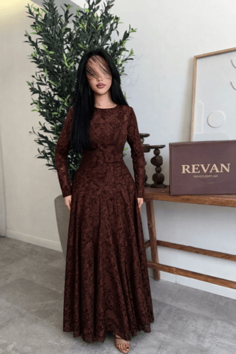 فستان دانتيل طويل بقصة أنثوية راقية فخامة كلاسيكية...