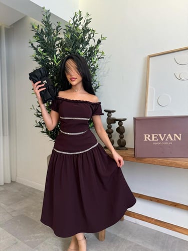 فستان عيد ميدي بتفاصيل كريستال ناعمة أناقة أنثوية...