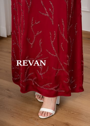 جلابية أنيقة بتصميم فاخر ولمسات أنثوية