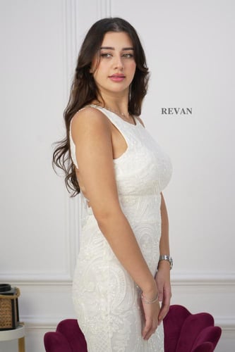 فستان لون بحري سهرة بتطريز ترتر ومزين بالخرز الفخم