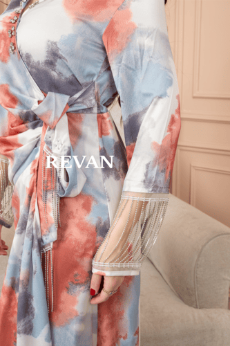 فستان بتصميم مميز وأنيق