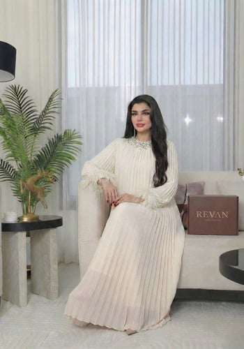 جلابية رمضانية فاخرة بثنيات طولية وتطريز ناعم من ر...