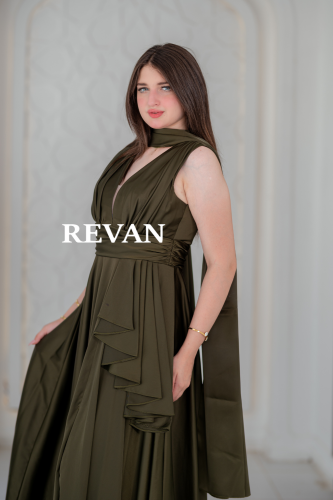 فستان سهرة ملكي بطيات جانبية وقصة واسعة+شال