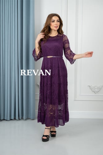 فستان دانتيل طويل ملكي