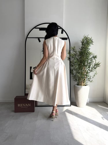 فستان عيد ميدي بقصة كلاسيكية تصميم أنثوي من ريڤــا...