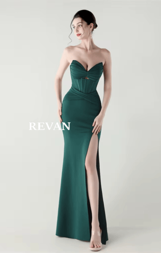 فستان سهرة أنيق بقصة ضيقة وشق أمامي