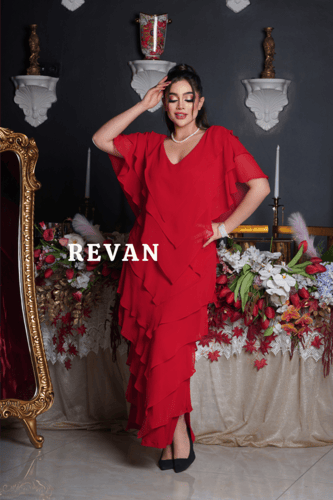 فستان سهرة بطبقات ناعمة