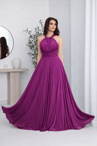 فستان سهرة بستايل هالتر وانسيابية ناعمة