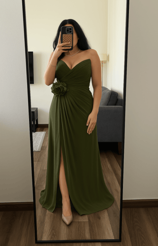 فستان فاخر بدون اكتاف مع زهرة جانبية من ريفان