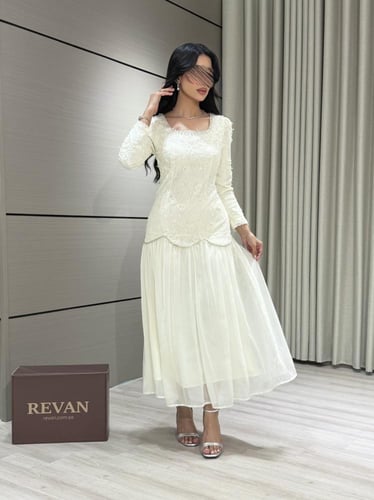 فستان عيد ميدي أنيق بتطريز ناعم وأكمام طويلة من ري...