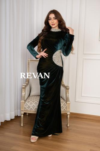 فستان قطيفه ريڨان مرصع بالكريستال