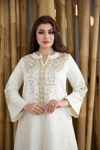 جلابية رمضانية مطرزة بتفاصيل ناعمة من ريڤــان