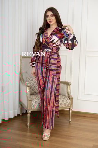 طقم انثوي راقي بالوان متداخلة من ريفان