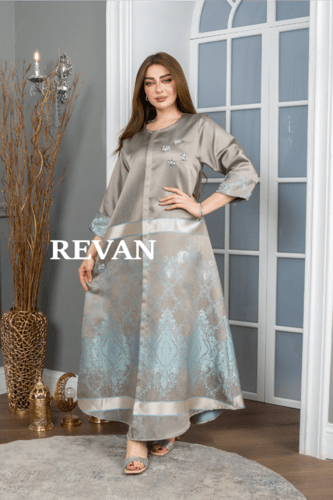 جلابية راقية بتصميم كلاسيكي ولمسات فاخرة