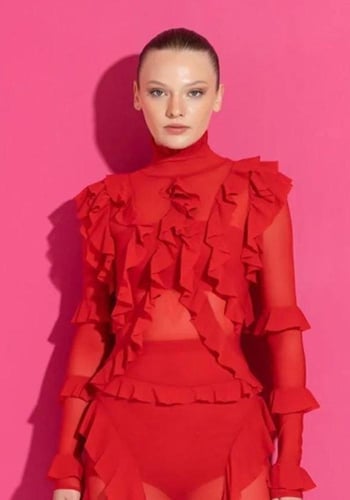 فستان أنيق بلمسة فاخرة