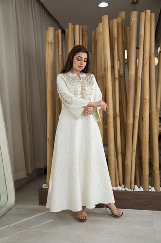 جلابية رمضانية مطرزة بتفاصيل ناعمة من ريڤــان