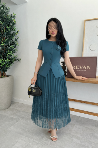 طقم تنورة ميدي دانتيل بليسيه أناقة عصرية من ريڤــا...