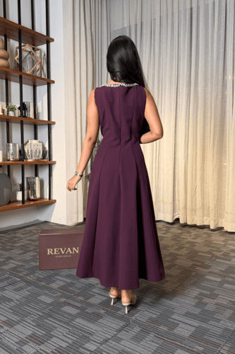 فستان عيد ميدي بتصميم كلاسيكي راق من ريڤــان