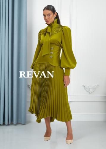 تنورة بليسيه أنيقة بتصميم عصري بحزام مميز