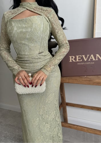 فستان عيد طويل مع جاكيت أنيق من ريڤــان