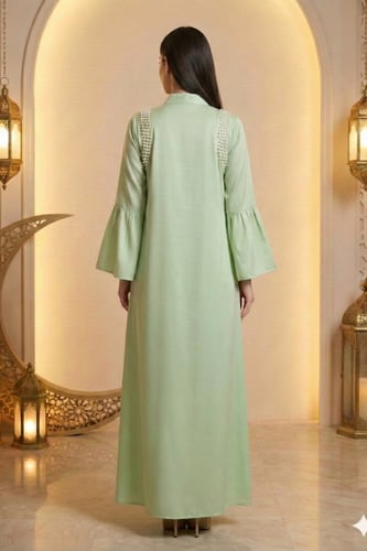 جلابية رمضانية سادة بتفاصيل دانتيل أنيقة من ريڤــا...