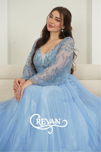 فستان كم سماوي سهره مرصع بالخرز