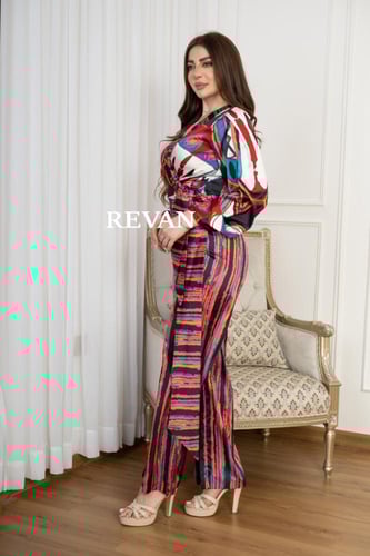 طقم انثوي راقي بالوان متداخلة من ريفان
