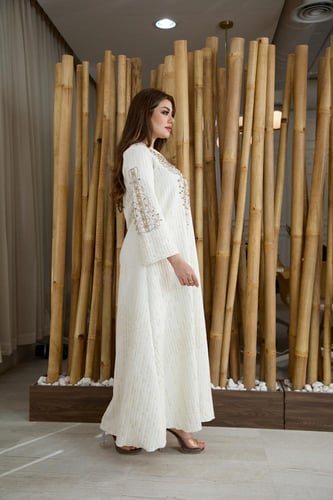 جلابية رمضانية مطرزة بتفاصيل ناعمة من ريڤــان