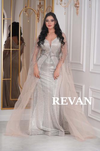 فستان سهرة بلمسة ملكية