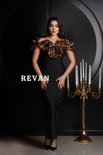 فستان سهرة أسود بتفاصيل أنيقة