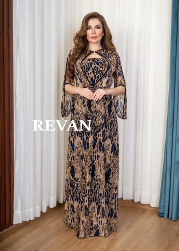 فستان نمري فاخر بتصميم أنيق ولمسات أنثوية جذابة