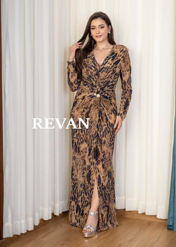 فستان سهرة بتصميم أنيق ولمسات فاخرة