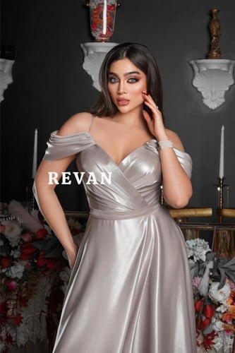 فستان سهرة بلمسة أنوثة