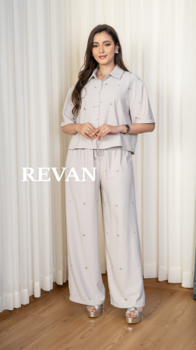 طقم كاجوال أنيق بتفاصيل ناعمة