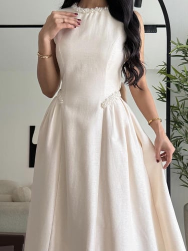 فستان عيد ميدي بقصة كلاسيكية تصميم أنثوي من ريڤــا...