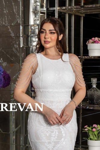 فستان سهرة مرسوم بالترتتر