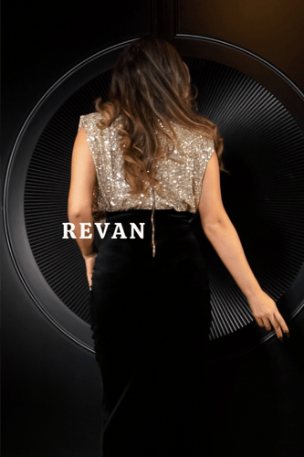 فستان فاخر يجمع بين الفخامة والأناقة