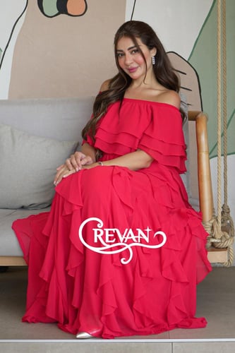 فستان ناعم شيفون ستايل اوشولدر مزين بكرانيش