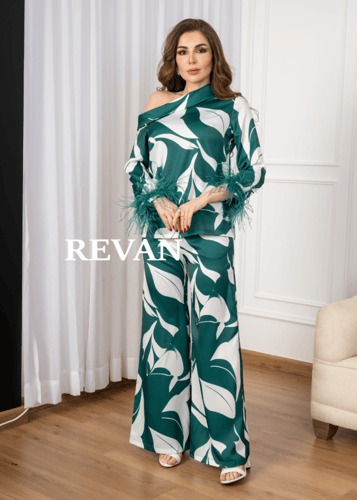 طقم راقٍ بتصميم عصري ولمسات فاخرة