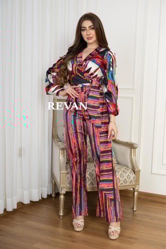 طقم انثوي راقي بالوان متداخلة من ريفان