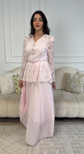 طقم عيد طويل بدانتيل فاخر وتنورة بليسيه أناقة ناعم...