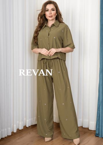 طقم أنيق بلمسات ناعمة لإطلالة كاجوال فخمة