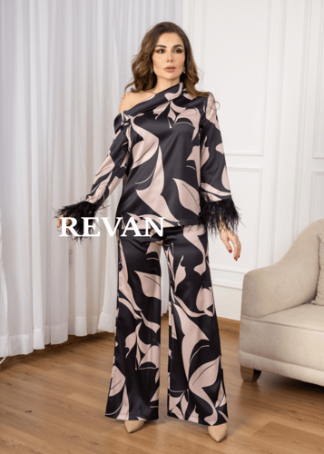 طقم راقٍ بتصميم عصري ولمسات فاخرة