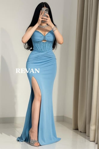 فستان سهرة فاخر بقصة كورسيه وتطريز جذاب من ريفان