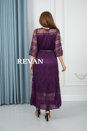 فستان دانتيل طويل ملكي